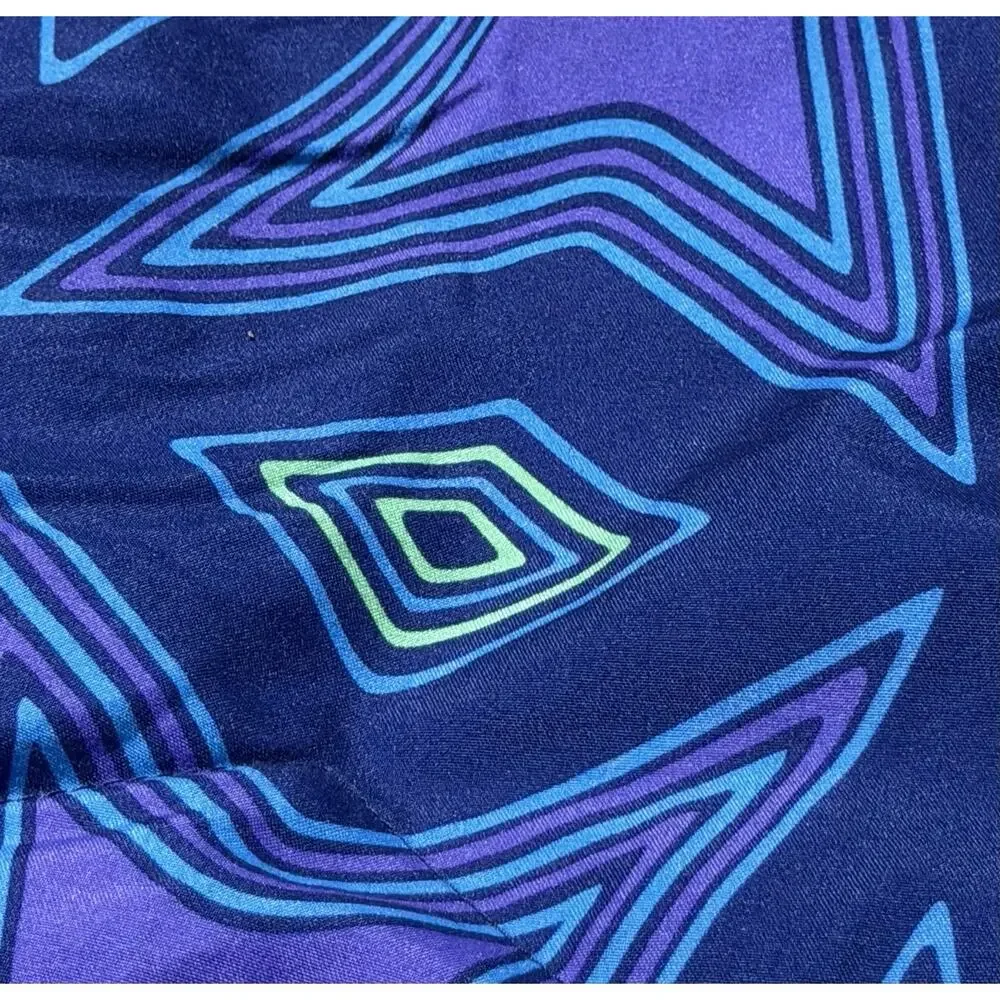 UNITED AIRLINES LIMITED EDITION PSYCHEDELIC BLANKET